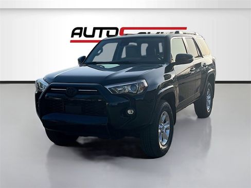 Used 2024 Toyota 4Runner SR5 Premium image 3