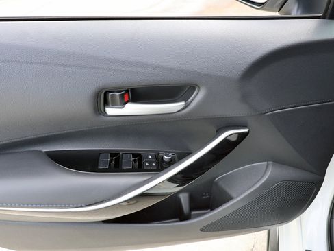 Used 2020 Toyota Corolla XSE image 34