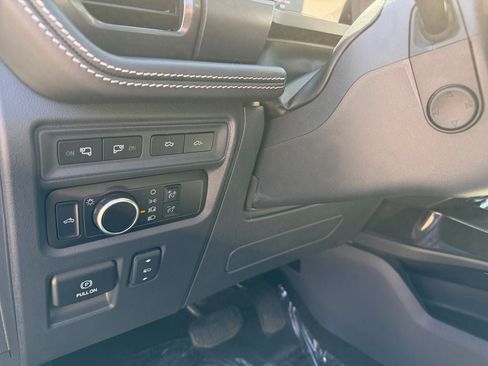 Used 2024 Ford F150 Lightning Platinum AWD/4WD image 19