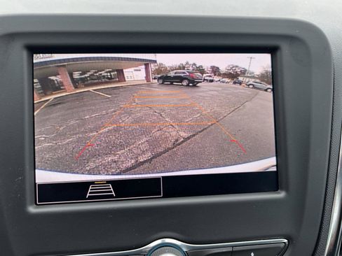 Used 2024 Chevrolet Equinox LT image 28