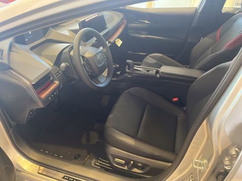 New 2025 Toyota Prius Plug-In Hybrid image 9