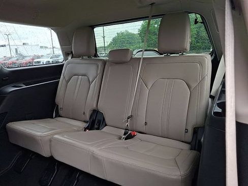 Used 2024 Ford Expedition Limited AWD/4WD image 11