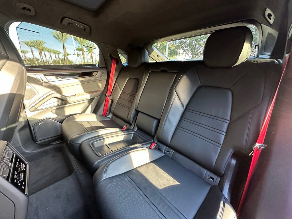 Certified 2026 Porsche Cayenne GTS AWD/4WD image 36