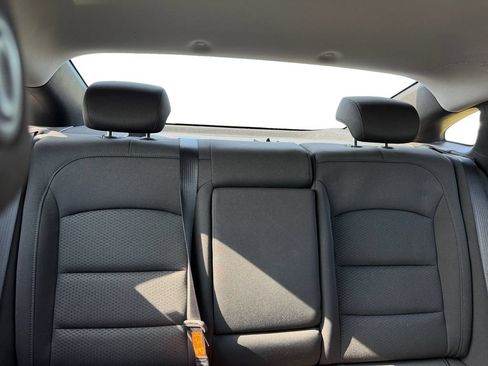 Used 2016 Chevrolet Malibu LT FWD image 13