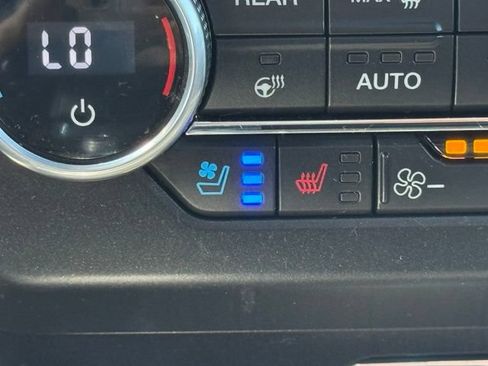 Used 2019 Ford Expedition Limited w/ Equipment Group 303A AWD/4WD image 32