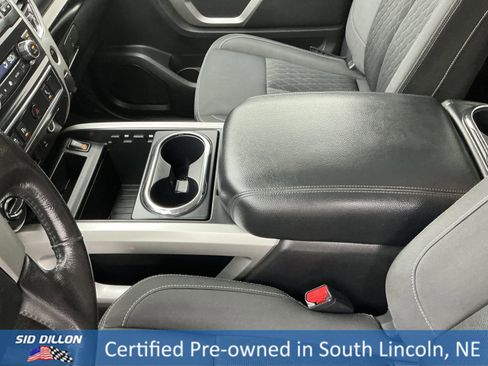 Used 2018 Nissan Titan SV w/ SV Convenience Package image 13