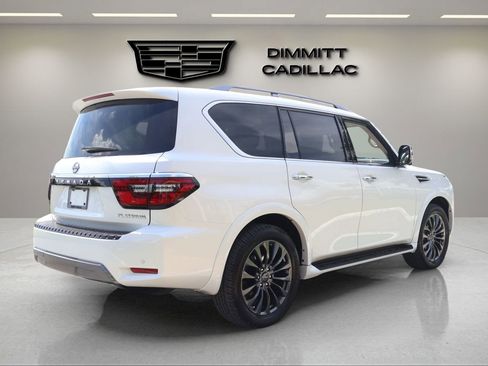 Used 2024 Nissan Armada Platinum w/ Captain's Chairs Package RWD image 5