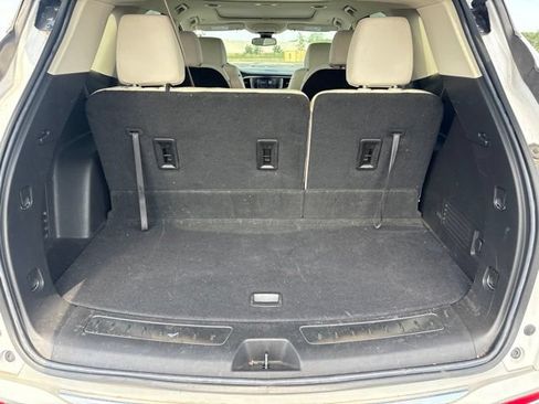 Used 2023 Buick Enclave Essence w/ Experience Buick Package FWD image 20