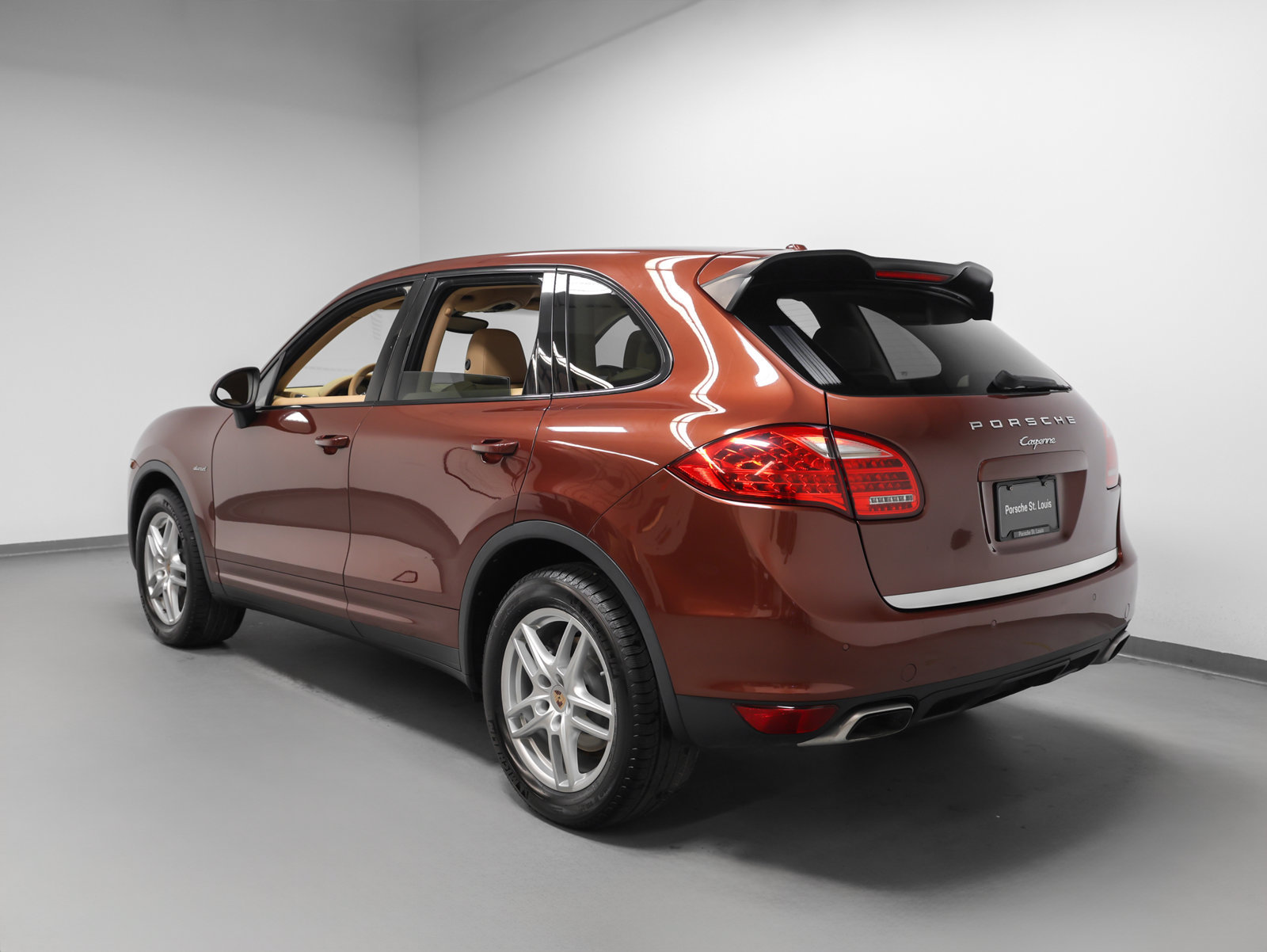 Used 2013 Porsche Cayenne Diesel AWD/4WD image 3