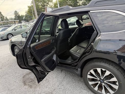 Used 2016 Subaru Outback 2.5i Limited AWD/4WD image 8