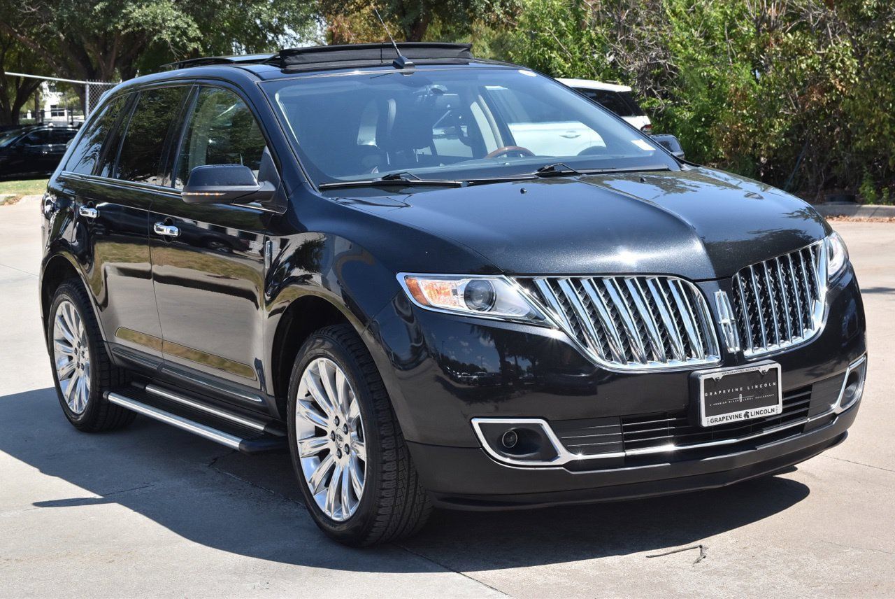 Used 2013 Lincoln MKX FWD image 4