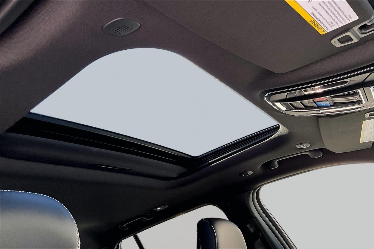 New 2027 Jeep Grand Cherokee Altitude RWD image 14