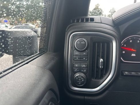 Used 2022 Chevrolet Silverado 2500 High Country w/ Z71 Off-Road Package image 11