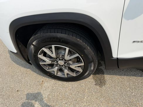 Certified 2020 GMC Acadia SLE w/ Driver Convenience Package AWD/4WD image 16