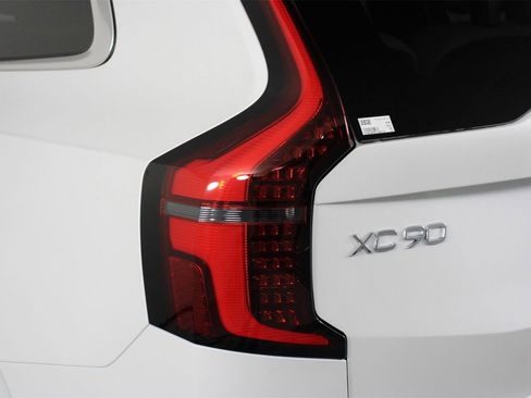 New 2026 Volvo XC90 B5 Plus w/ Protection Package image 15