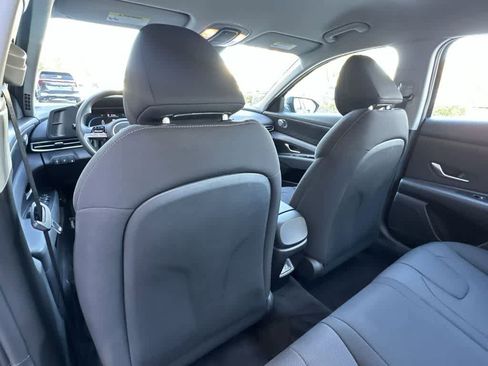 Used 2025 Hyundai Elantra SE image 23