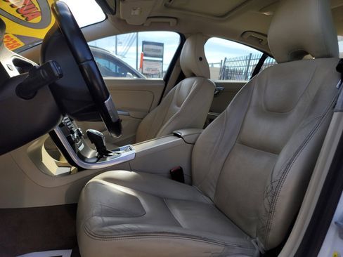 Used 2015 Volvo S60 T5 Premier image 10