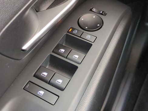 Used 2025 Hyundai Tucson SE FWD image 18