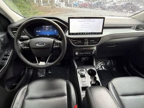 Certified 2024 Ford Escape Platinum AWD/4WD image 25