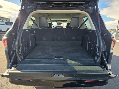 Used 2025 Lincoln Navigator L Reserve image 31