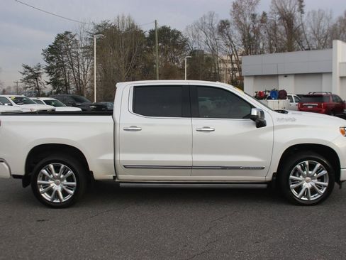 Used 2025 Chevrolet Silverado 1500 High Country AWD/4WD image 8