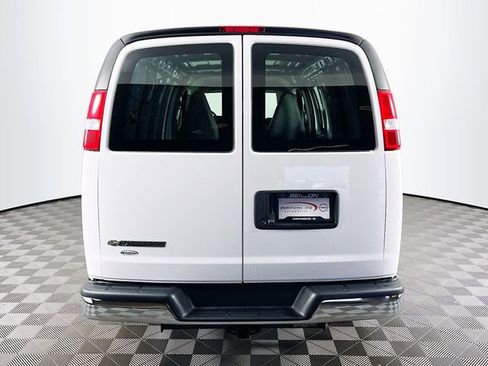 Used 2020 Chevrolet Express 2500 w/ Driver Convenience Package RWD image 7