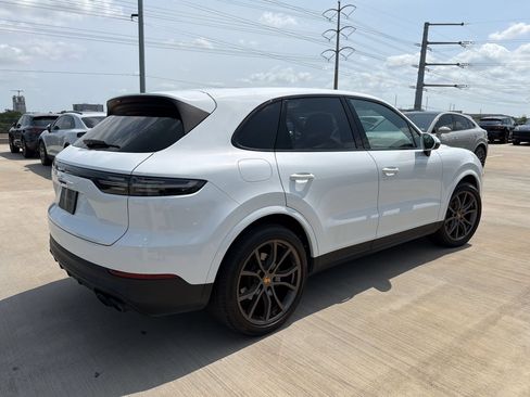 Certified 2022 Porsche Cayenne Platinum Edition AWD/4WD image 9
