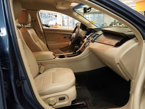 Used 2018 Ford Taurus SEL image 21