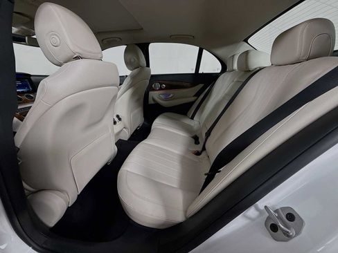 Used 2020 Mercedes-Benz E 350 4MATIC Sedan image 32