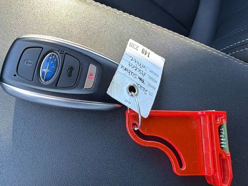 Used 2022 Subaru Ascent Limited w/ Technology Package image 29