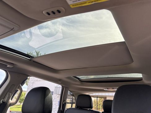 Used 2013 Ford Edge Sport w/ Driver Entry Pkg FWD image 22