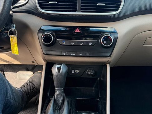 Used 2019 Hyundai Tucson SE w/ Cargo Package FWD image 18