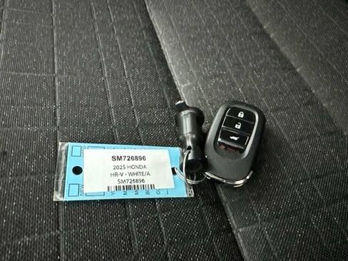 Certified 2025 Honda HR-V Sport image 32