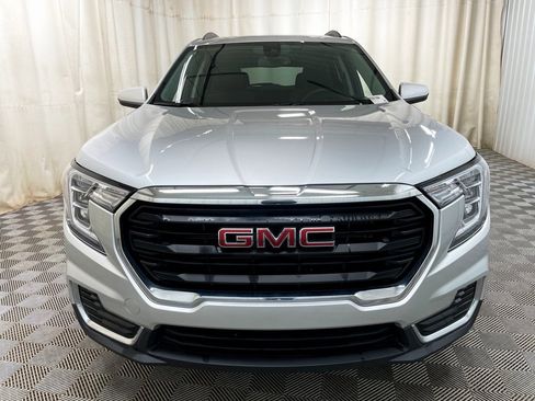 Certified 2022 GMC Terrain SLE w/ Driver Convenience Package image 13