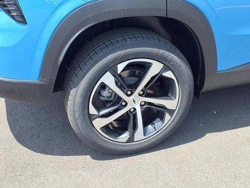 Used 2024 Chevrolet Trax RS w/ Driver Confidence Package FWD image 29