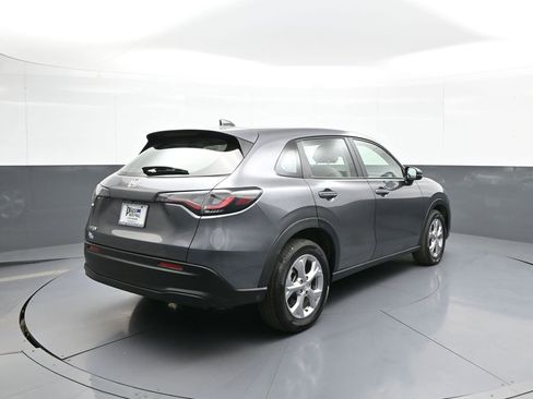 Certified 2023 Honda HR-V LX image 6