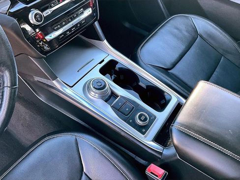 Used 2022 Ford Explorer Limited image 15