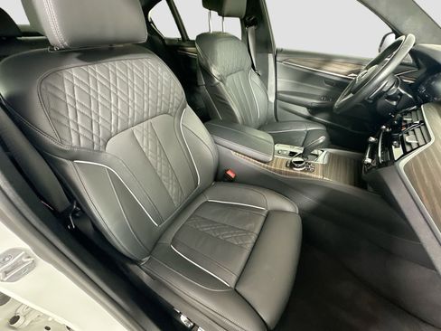 Certified 2023 BMW M550i xDrive w/ Dynamic Handling Package image 30