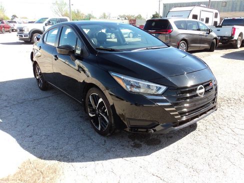 Used 2025 Nissan Versa SR w/ Trunk Package image 7