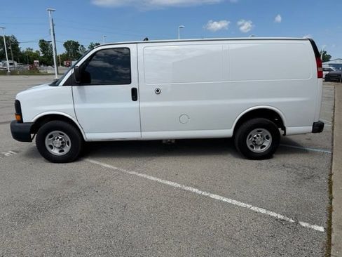 Used 2013 Chevrolet Express 2500 RWD image 6