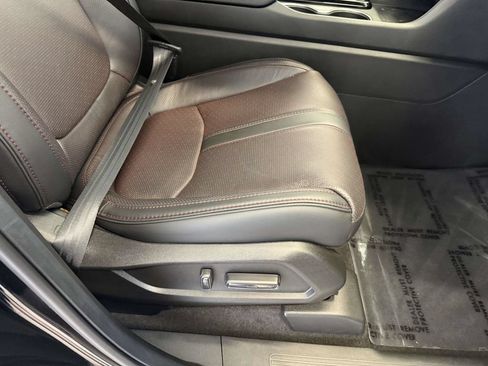Used 2025 Honda Pilot Black Edition image 17