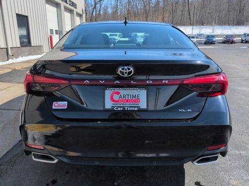 Used 2021 Toyota Avalon XLE image 7