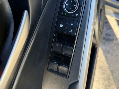 Used 2019 Lexus IS 350 F Sport image 9