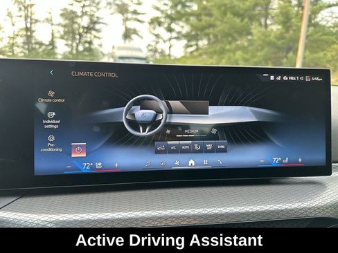 Used 2025 BMW 330i xDrive 330i xDrive w/ M Sport Package image 25