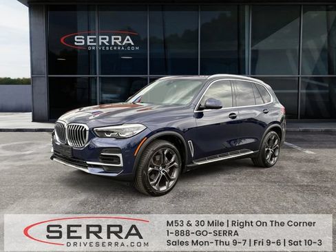 Used 2022 BMW X5 xDrive40i AWD/4WD image 1