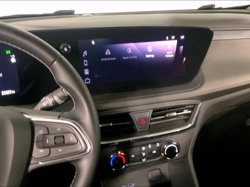 Used 2025 Buick Encore GX Preferred AWD/4WD image 6