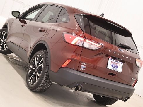 Certified 2021 Ford Escape SE w/ SE Sport Appearance Package image 33