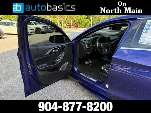 Used 2017 INFINITI QX30 Sport w/ Sport Leather Package FWD image 9