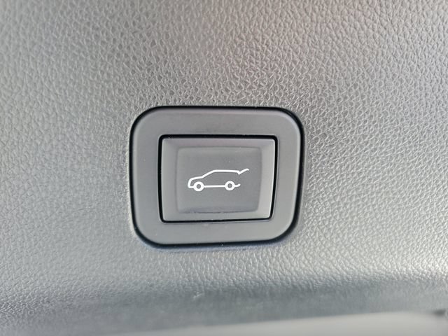 Used 2025 GMC Yukon XL AT4 Ultimate w/ LPO, Floor Liner Package AWD/4WD image 34