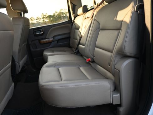 Used 2018 GMC Sierra 1500 SLT image 30